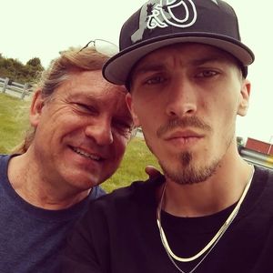 Meet your Posher, Dennis